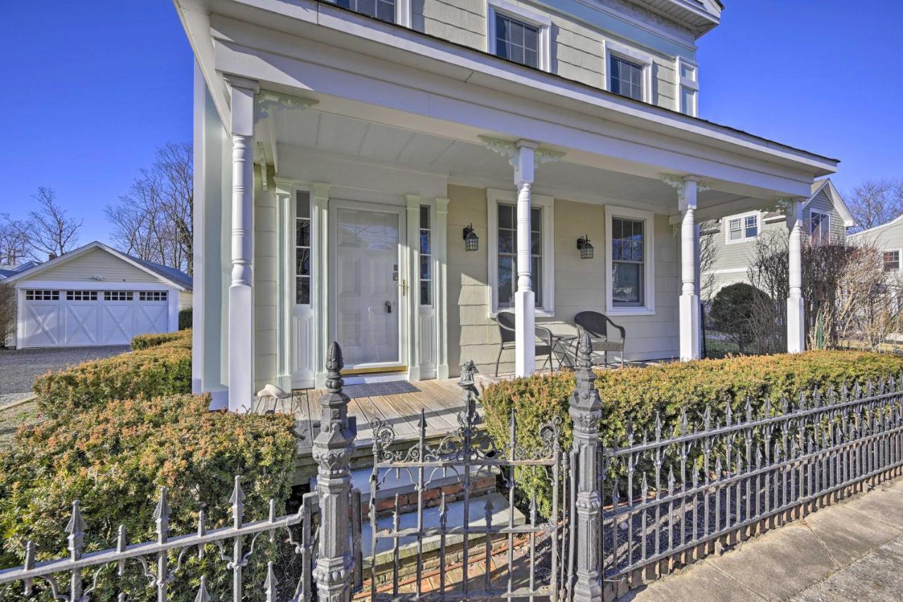 Bright Apartment - Half Mi To Greenport Harbor! Exterior photo